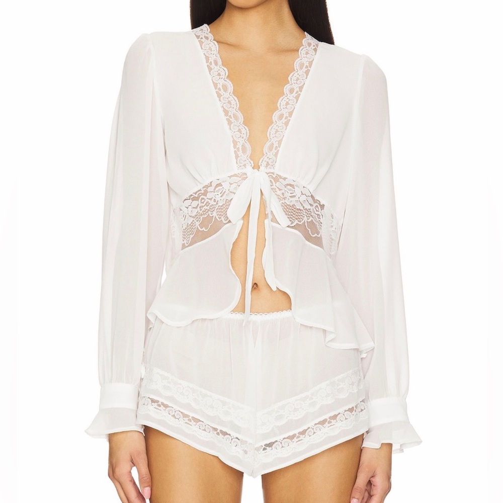 Chic White Lace Sleepwear Set